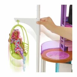 Barbie casa di malibu (106 cm) playset casa delle bambole con 2 piani, 6 stanze, ascensore, altalena e +30 accessori, giocattolo per bambini 3+ anni><noscript><img width=