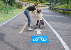 Chicco Ducati balance bike+><noscript><img width=