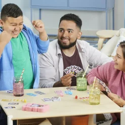 HASBRO GAMING – piggy piggy, gioco di carte divertente per famiglie, da 2 a 6 giocatori, dai 7 anni in su><noscript><img width=