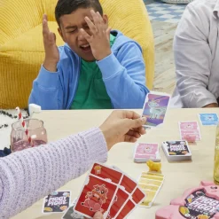 HASBRO GAMING – piggy piggy, gioco di carte divertente per famiglie, da 2 a 6 giocatori, dai 7 anni in su><noscript><img width=