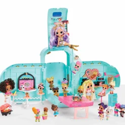 LOL Il nuovo glam n’ go camper è il veicolo più cool per viaggiare con stile. presenta oltre 50 sorprese> Camper E Veicoli Per Bambole