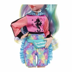 Monster High – lagoona blue, bambola snodata alla moda e capelli con ciocche colorate, con accessori e cucciolo di piranha, giocattolo per bambini, 4+ anni, hhk55> Fashion Dolls
