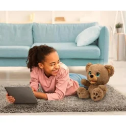 GIOCHI PREZIOSI Orsetto poe raccontastorie play-i – peluche interattivo con storie personalizzate per bambini><noscript><img width=