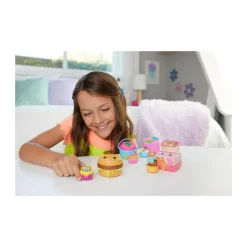 Polly Pocket – tiny take out reveal, cofanetto a tema merenda con mini bambola, veicolo e quattro accessori> Mini Dolls