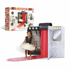 FAO Schwarz Set passerella moda fashion show> Moda, Gioielli, Decorazioni, Cosmetici