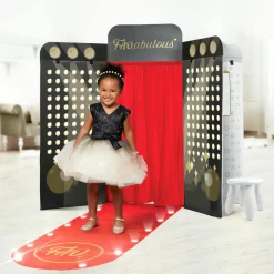 FAO Schwarz Set passerella moda fashion show> Moda, Gioielli, Decorazioni, Cosmetici