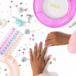 FAO Schwarz Street chic nails custom studio, set per nail art><noscript><img width=