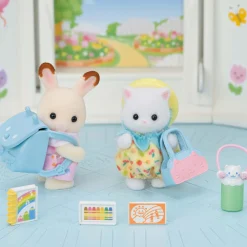 SYLVANIAN FAMILIES – personaggi collezionabili –  amici dell’asilo – a passeggio><noscript><img width=